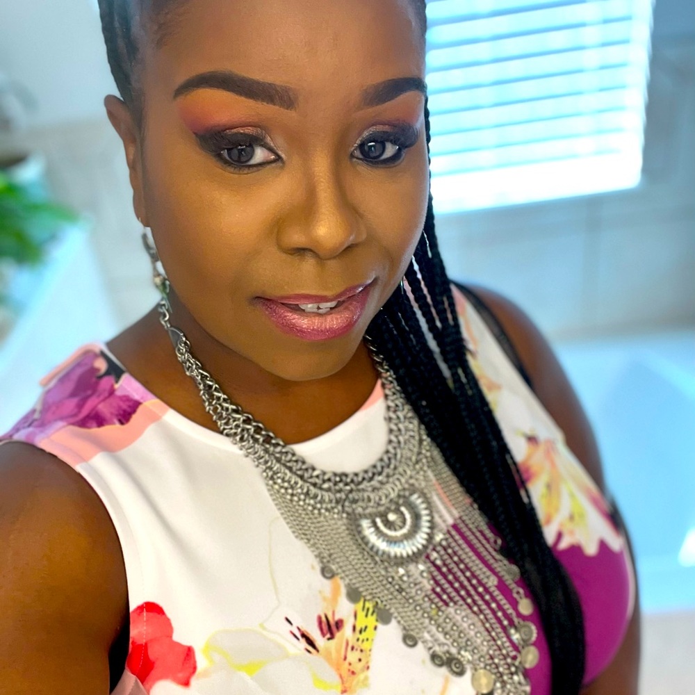Meet your Posher, Chrystal